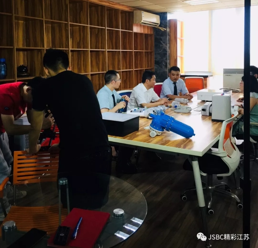 1551408079532592.jpg 77.jpg